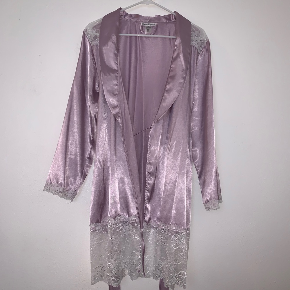 Lilac Robe w/Lace